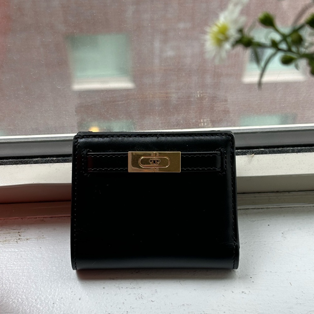 Tory Burch Lee Radziwill Leather Wallet
